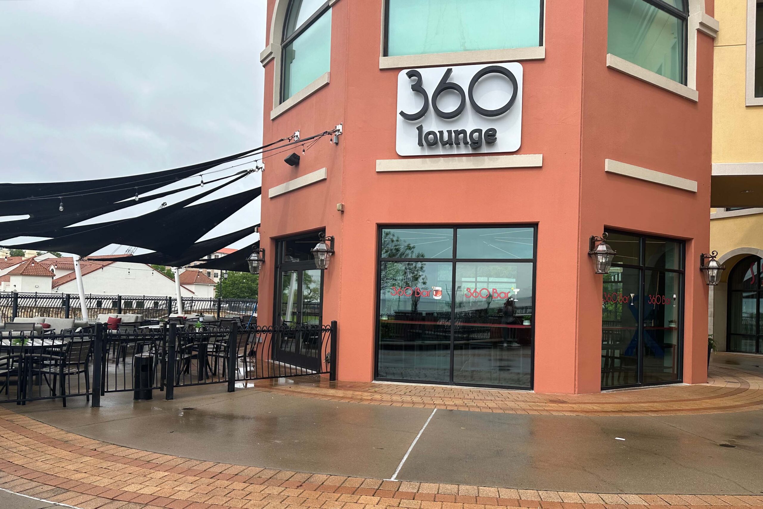 360 Bar & Lounge – Sear Steakhouse & Lounge